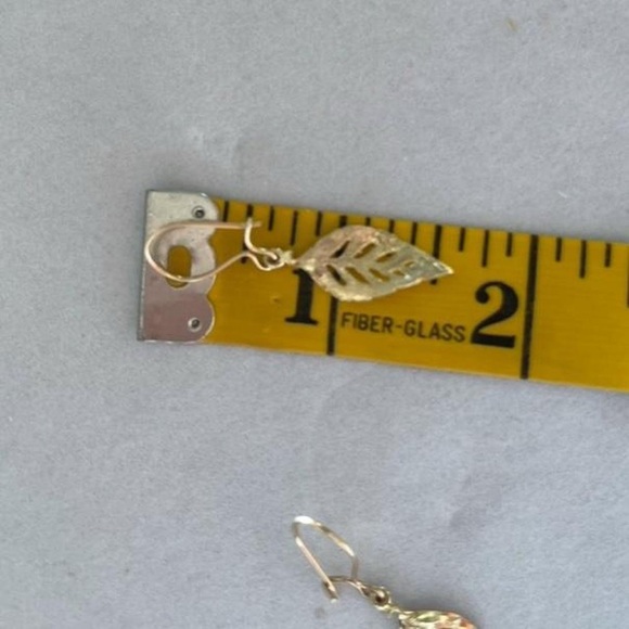 Vintage 10k Solid Gold Dangly Leaf Charm Earrings - Picture 7 of 7